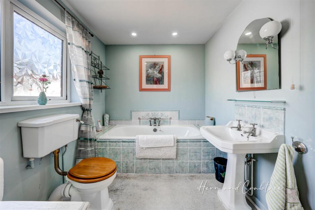 Wellfield Court, Marshfield, HernCrabtree (48).jpg