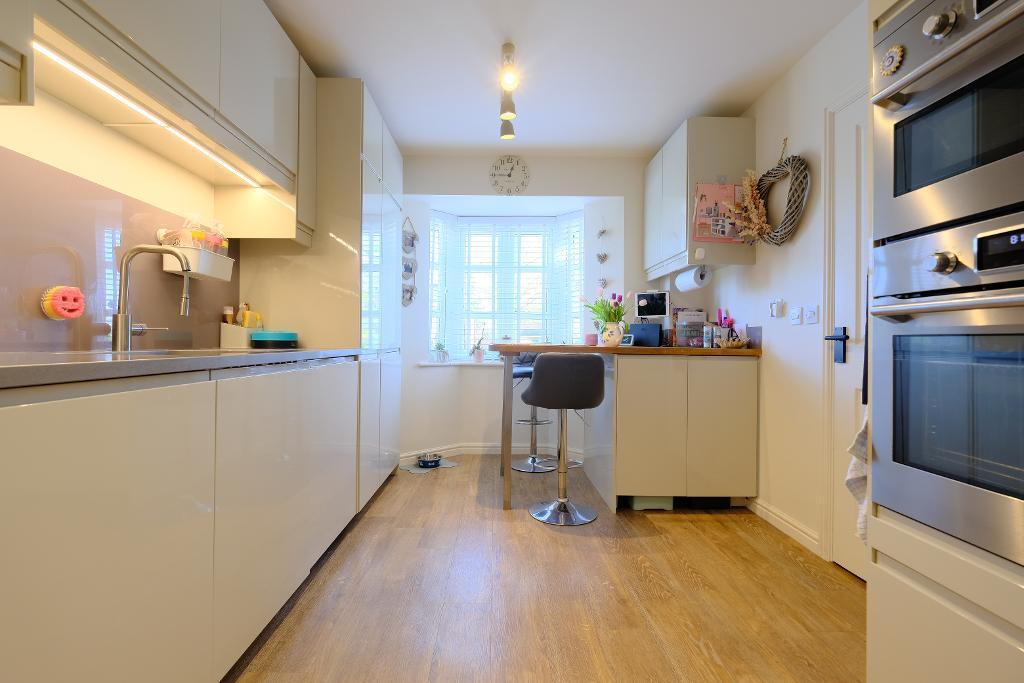 Modern kitchen with breakfast bar