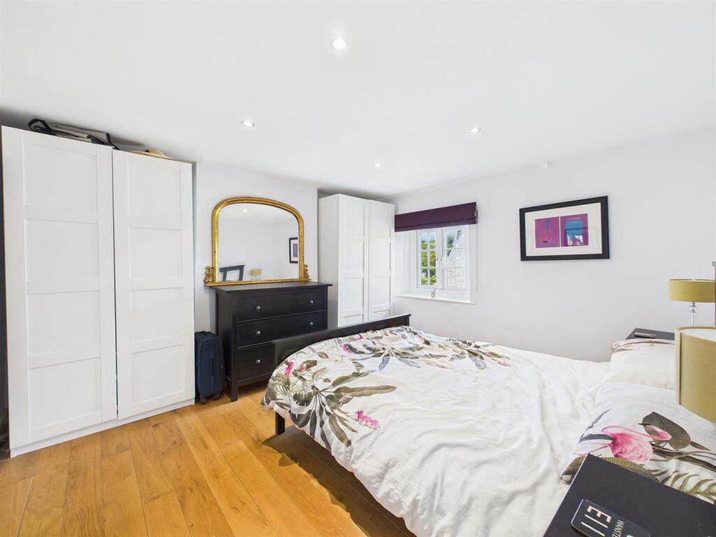 21 - Detached Period Property for Auction, Swinefo