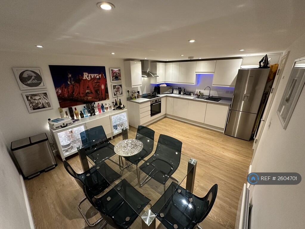 Kitchen (When Furnished)