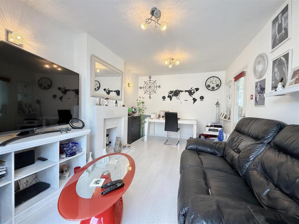 Lounge From Conservatory.JPG