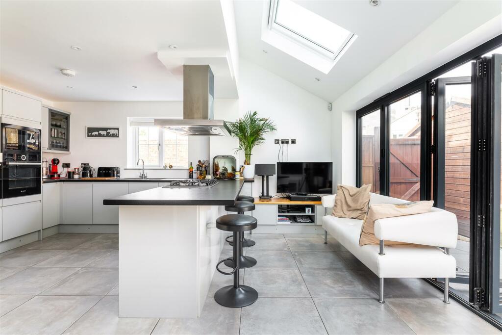 Kitchen/Breakfast Room