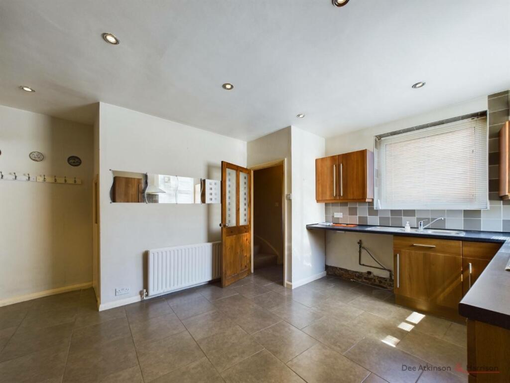 Kitchen/Breakfast Area