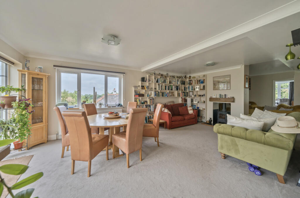 1295315-41-682dcc...