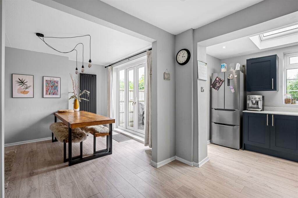DINING/KITCHEN