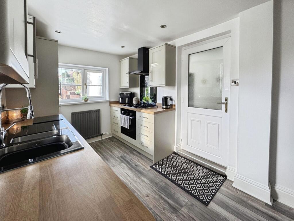 pbox-kitchen-339709.jpg