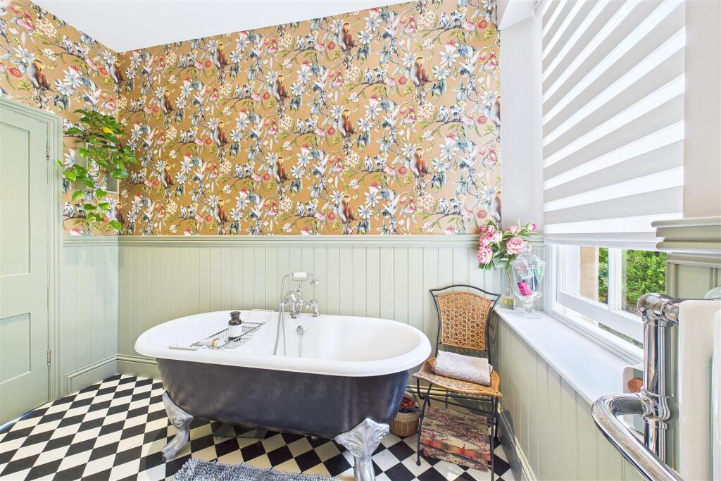 Main Bathroom