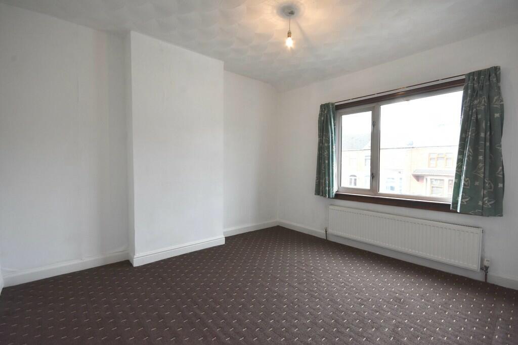 Bedroom 2-min