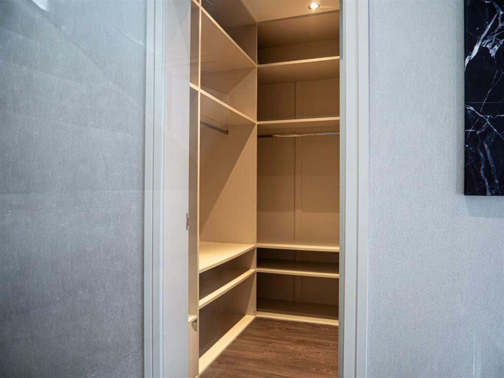 Walk-in wardrobe