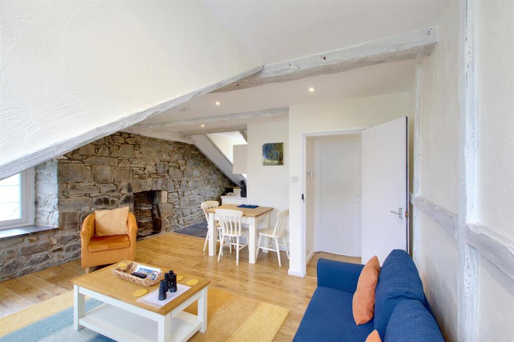 lounge/kitchen/dining room