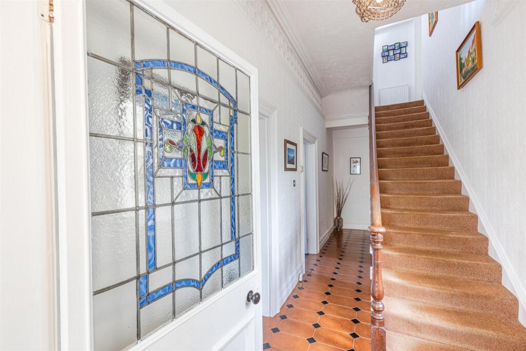 A22 - Bridge Road Torquay, Olivet - 250814.jpg