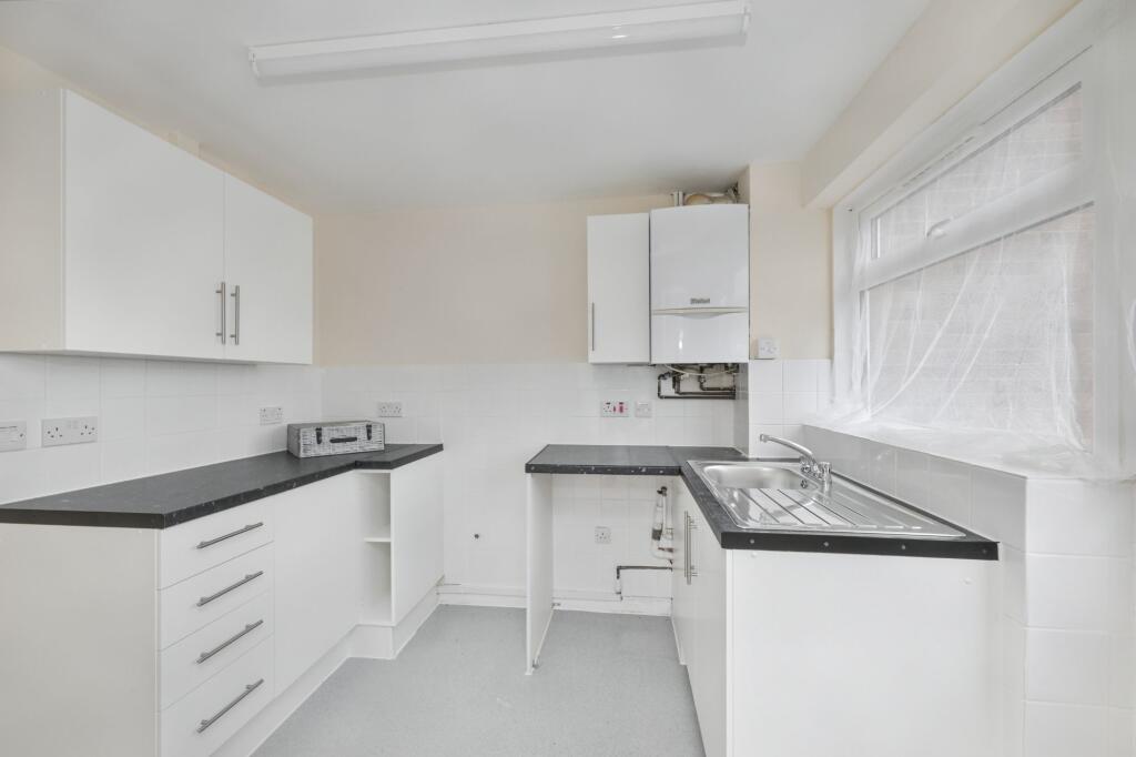 24 Milton Dene, Hemel Hempstead, HP2 7PE