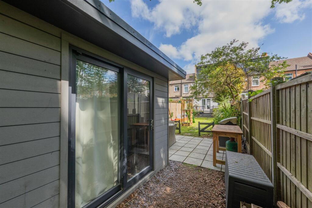 Haldan Road E4