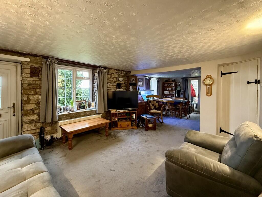 Sitting/Dining Ro...