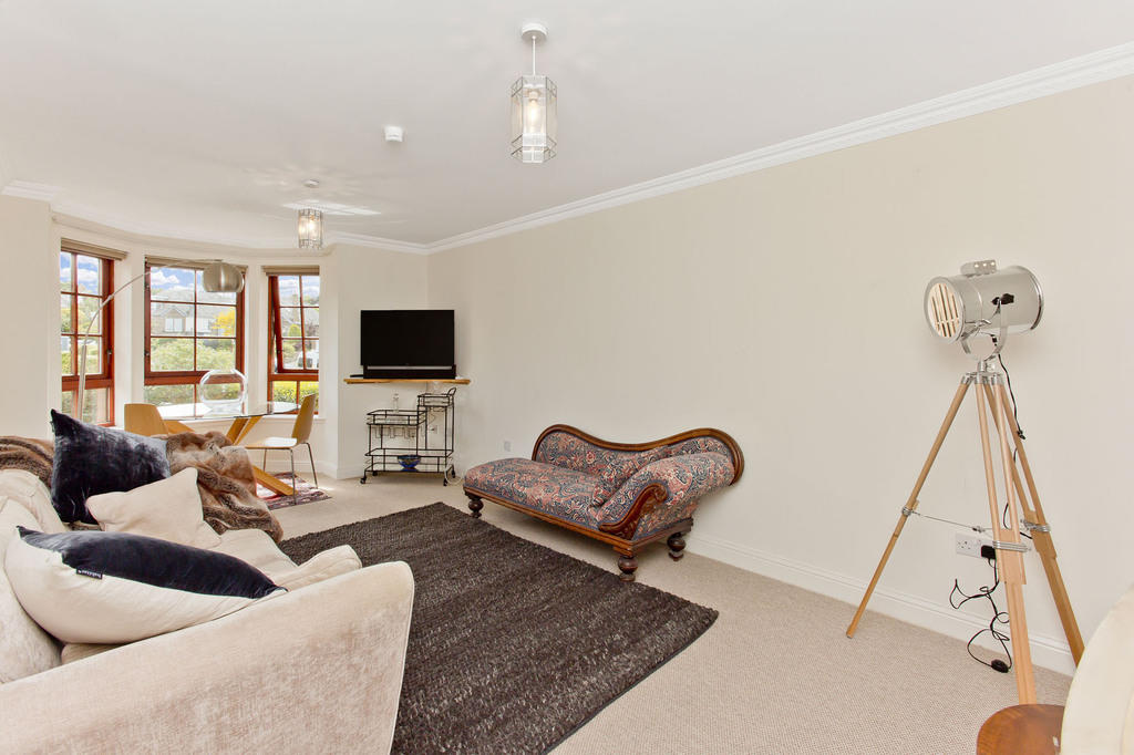 02-LivingRoom-001_1