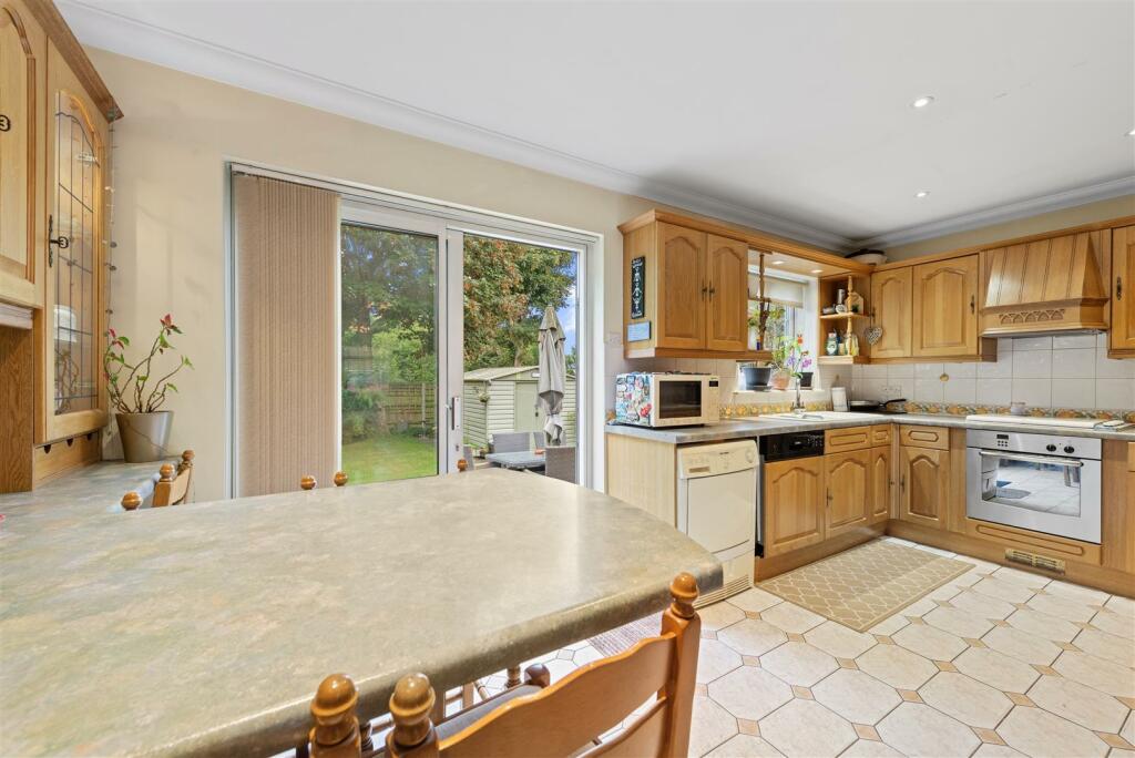 Kitchen/Breakfast Room