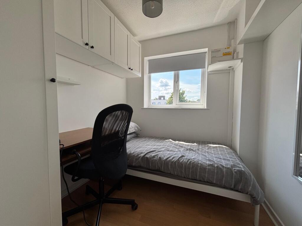 f16ee378-da05-4d15-8c87-2ec3e6b71c22