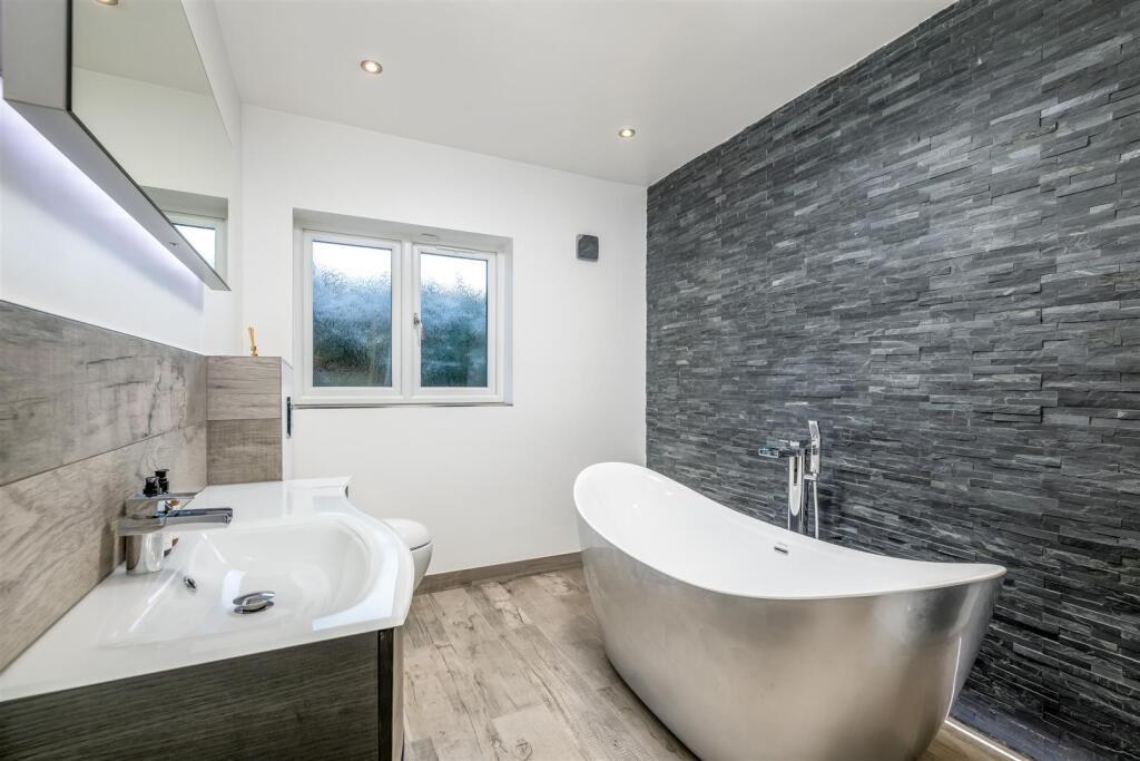 260105 - 90 Hookhams Lane, Renhold - 26.jpg