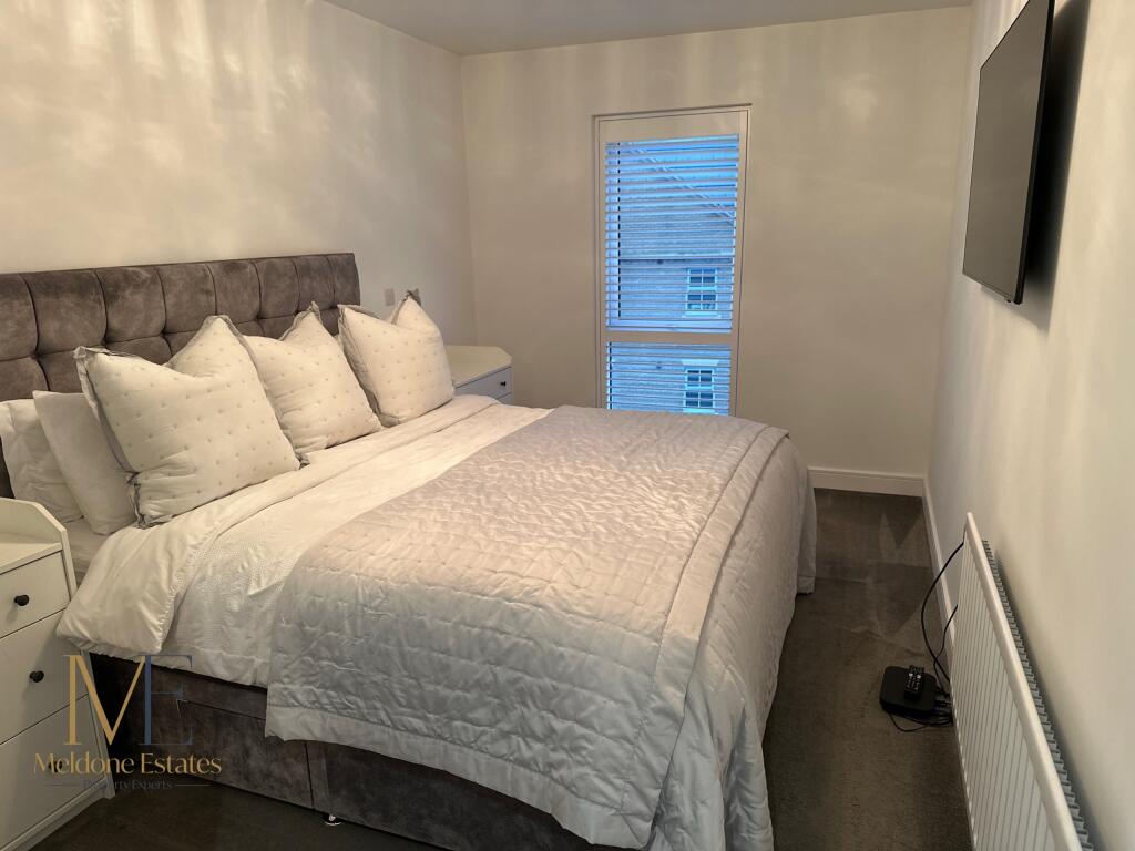 Master Bedroom.JPG