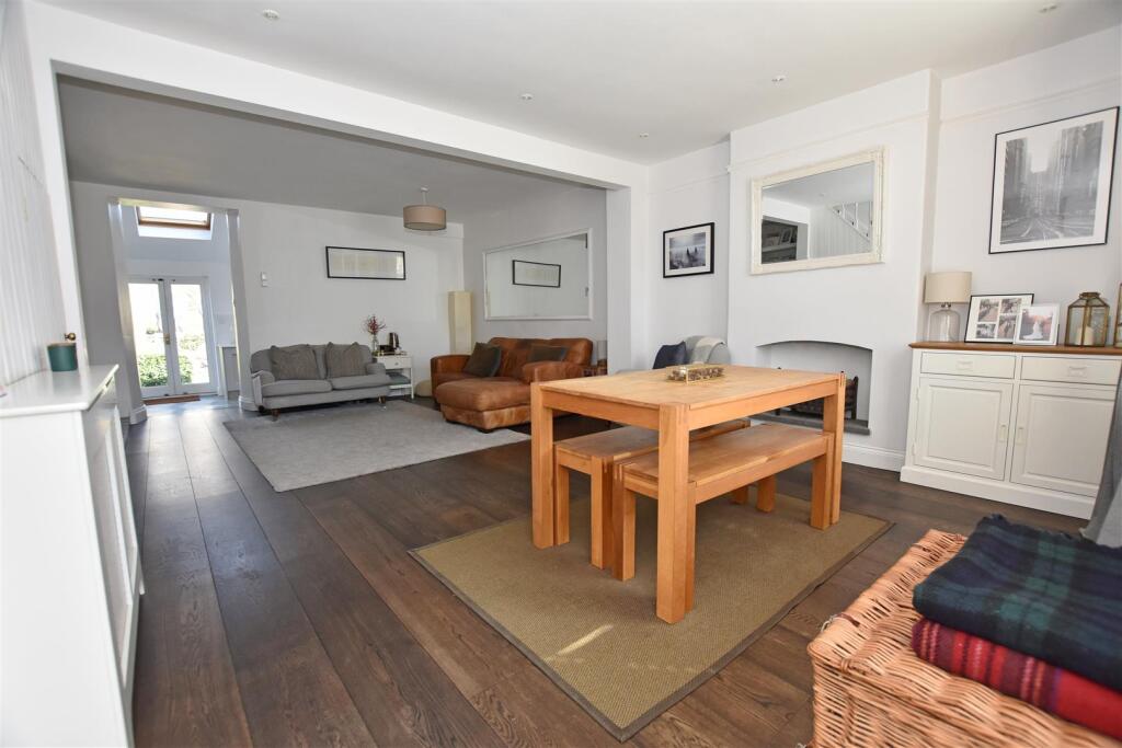 Open Plan Living III.JPG