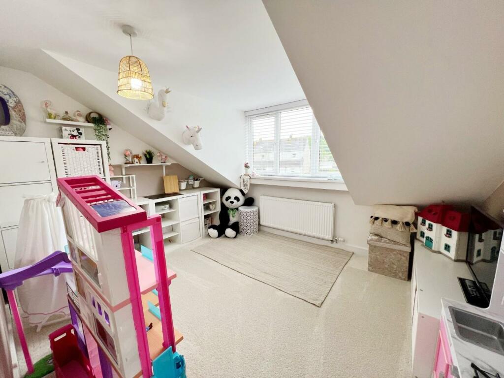 Bedroom 5 pic 1.jpg