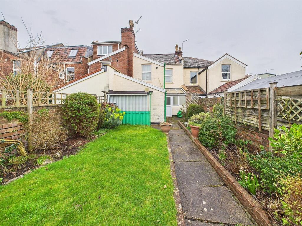 11 - Victorian terraced house.jpg