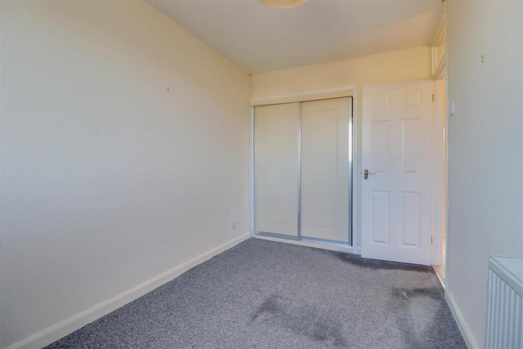 18 HIGHCLIFFE WAY 2025-15.jpg