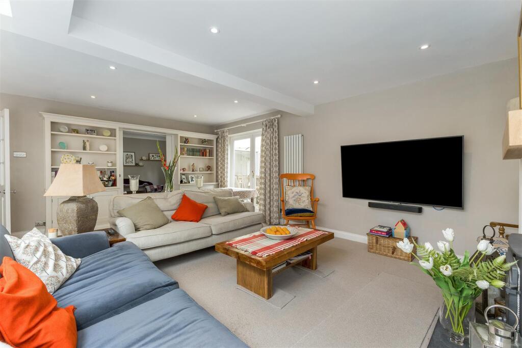 96360_1-Wootton-Road  (7).jpg