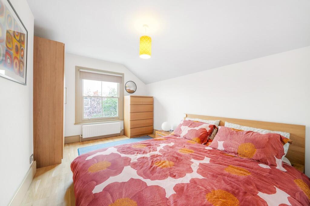 Bedroom 1 (2).jpg