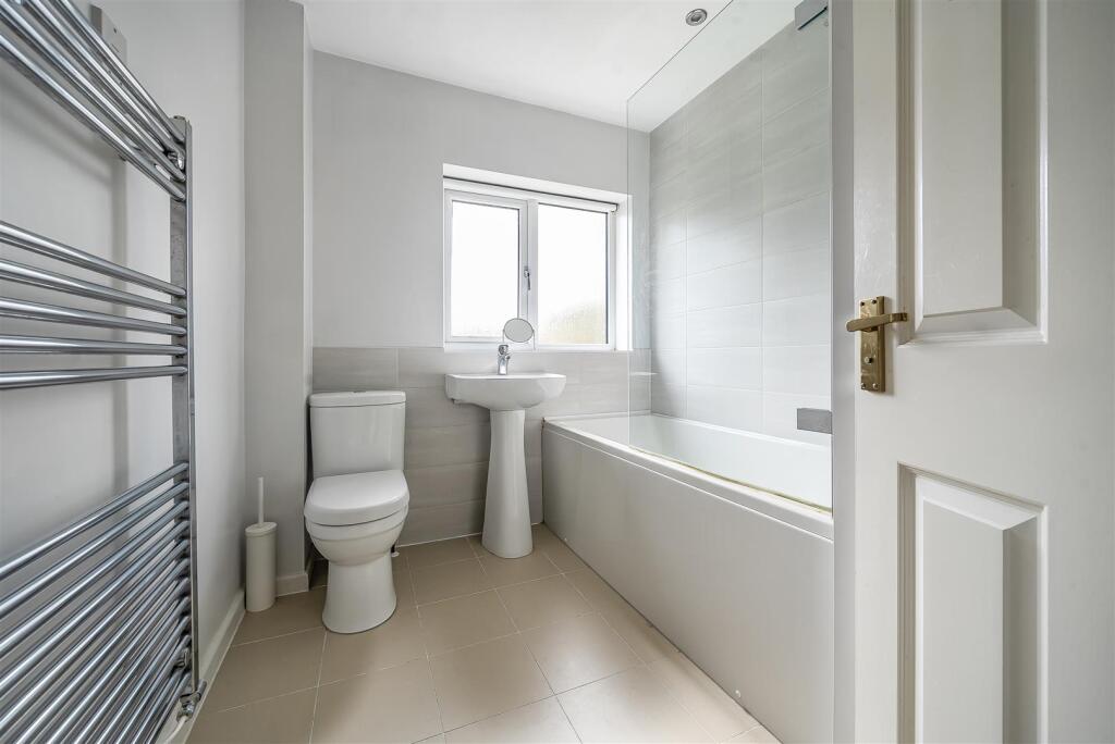 4 Acorn Way, Silverstone (22).jpg