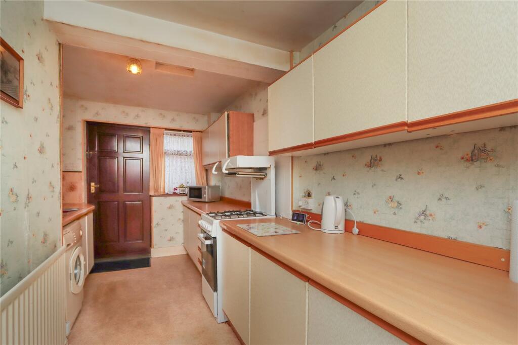 Kitchen Pic 1