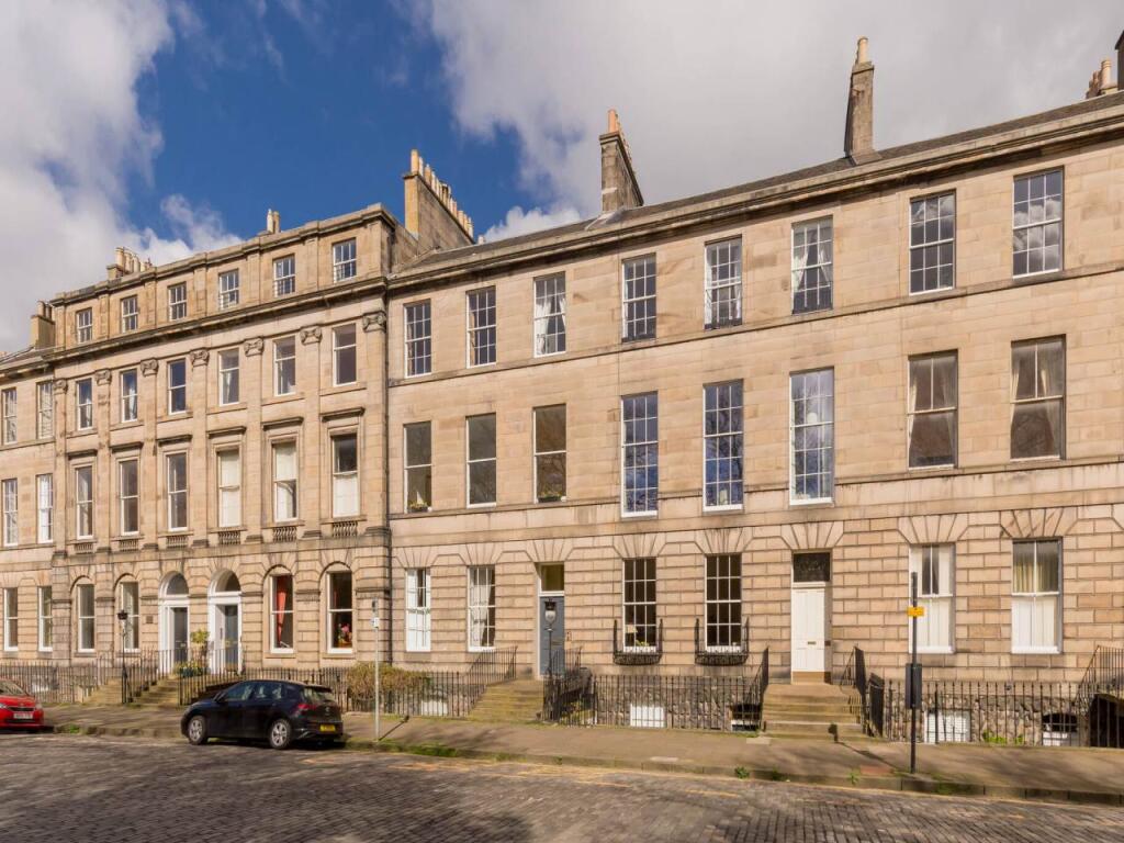 62660_Drummond_Place