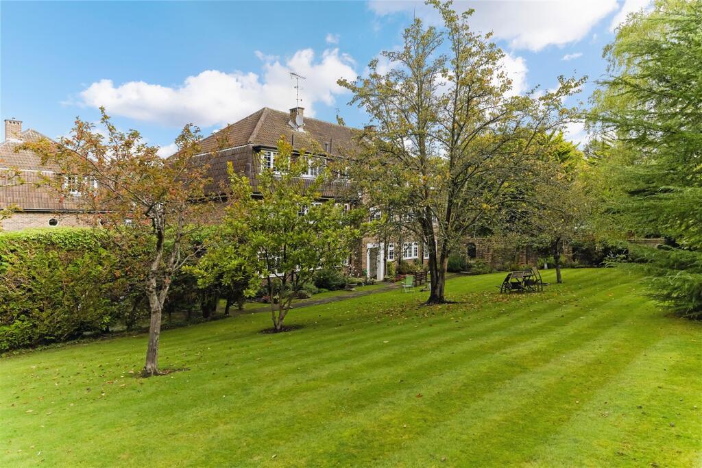 DOWNS LODGE COURT (11).jpg