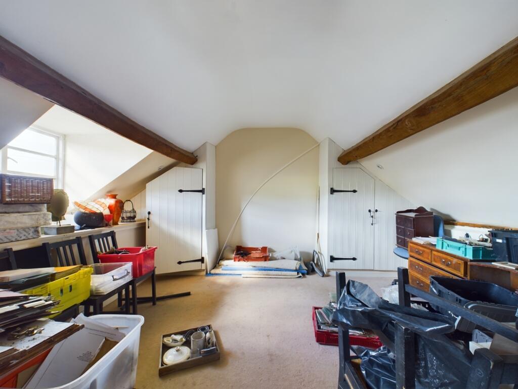 CAM01740G0-PR0279-STILL001