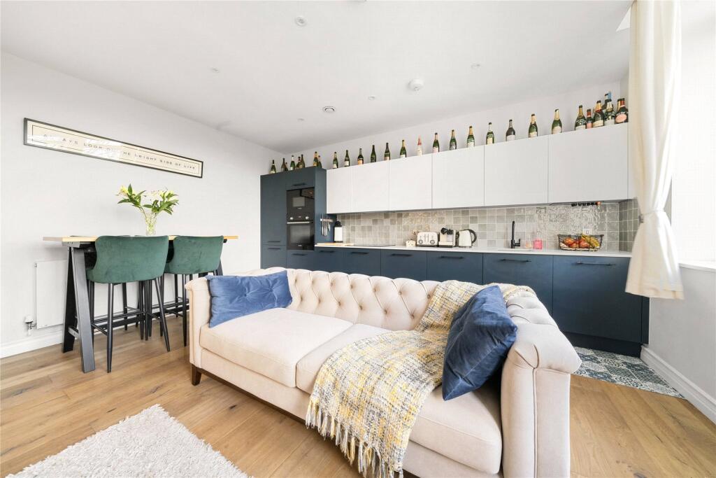 Littleworth Road, Esher, Surrey, KT10