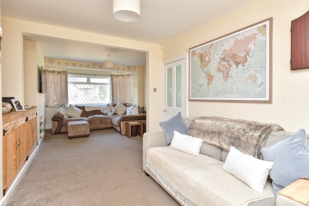 Lounge/ Dining Area