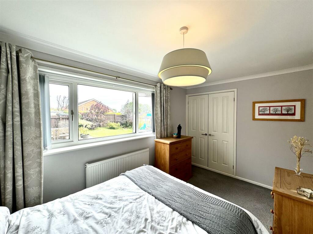 BEDROOM 2