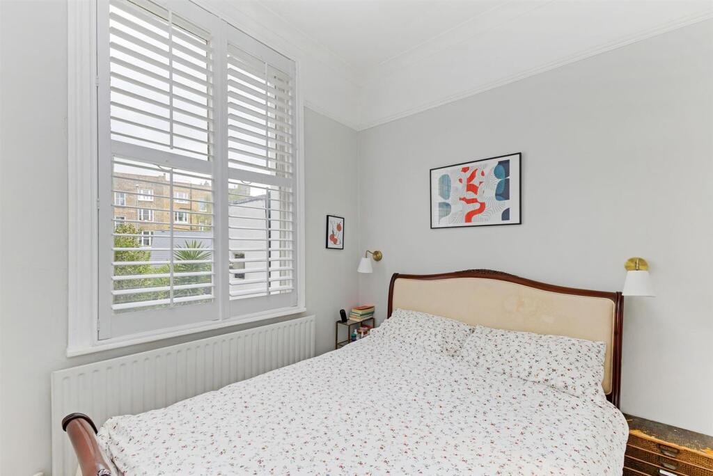 90649_11c Cornwall Crescent  (14)_low.jpg