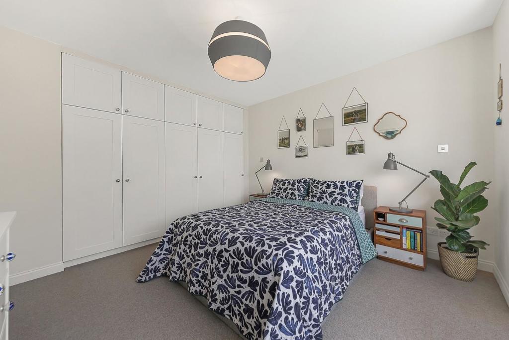 Bedroom (7).jpg