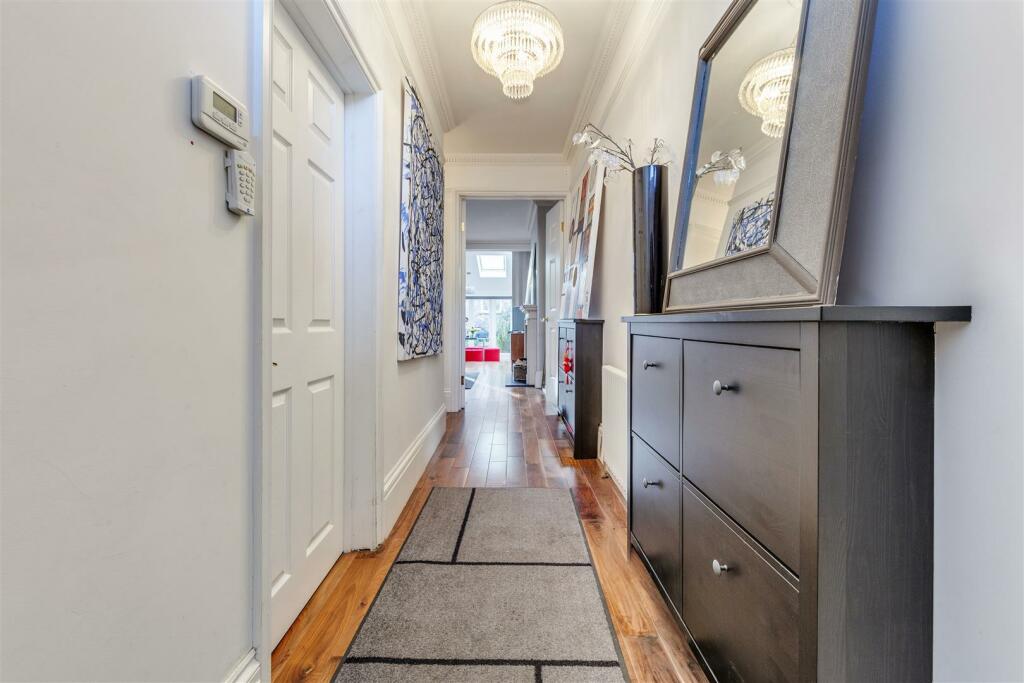 hallway to garden.jpg