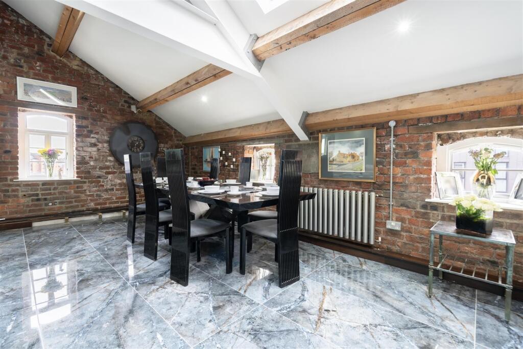 Living Room / Kitchen Diner