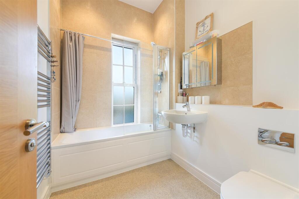 PINE LODGE WAY,Bathroom.jpg
