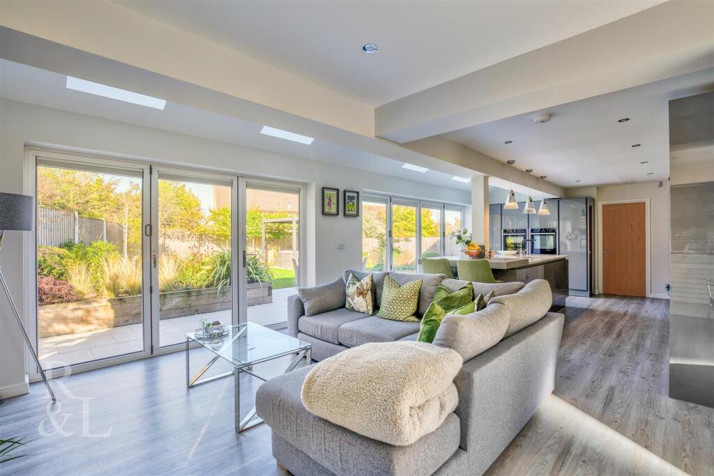 5 Killerton Park Drive (27).jpg