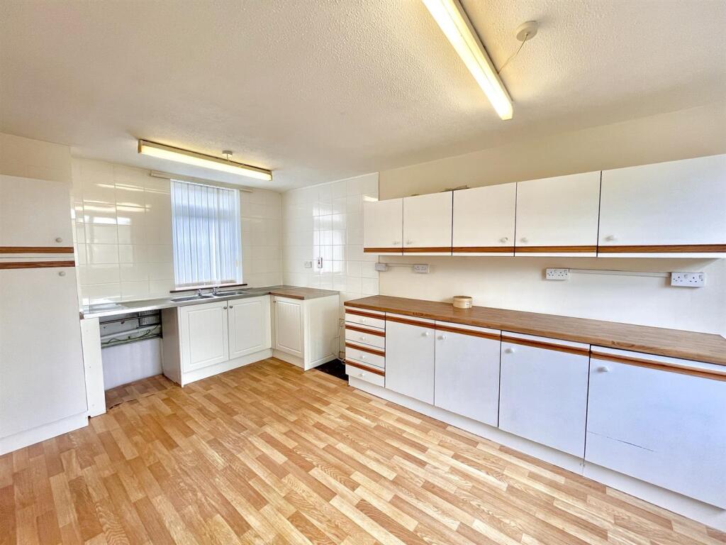 kitchen-diner.JPEG