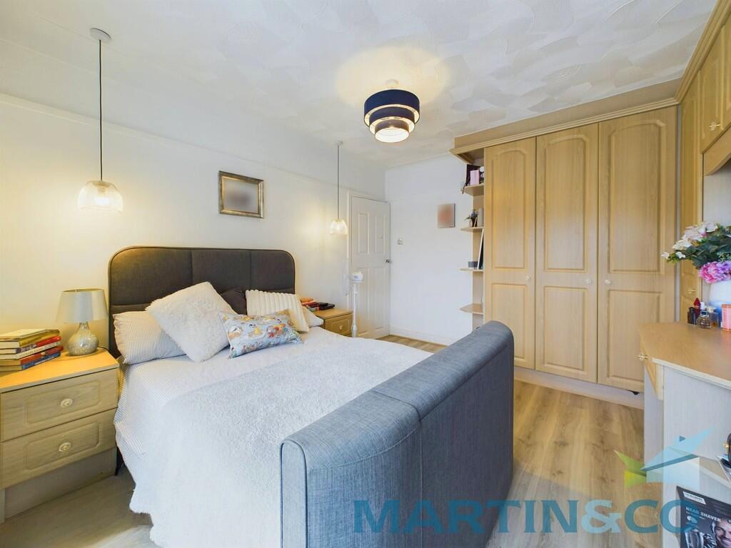 CAM01870G0-PR0147...