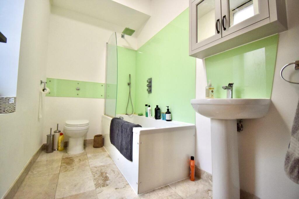 Bathroom.jpg