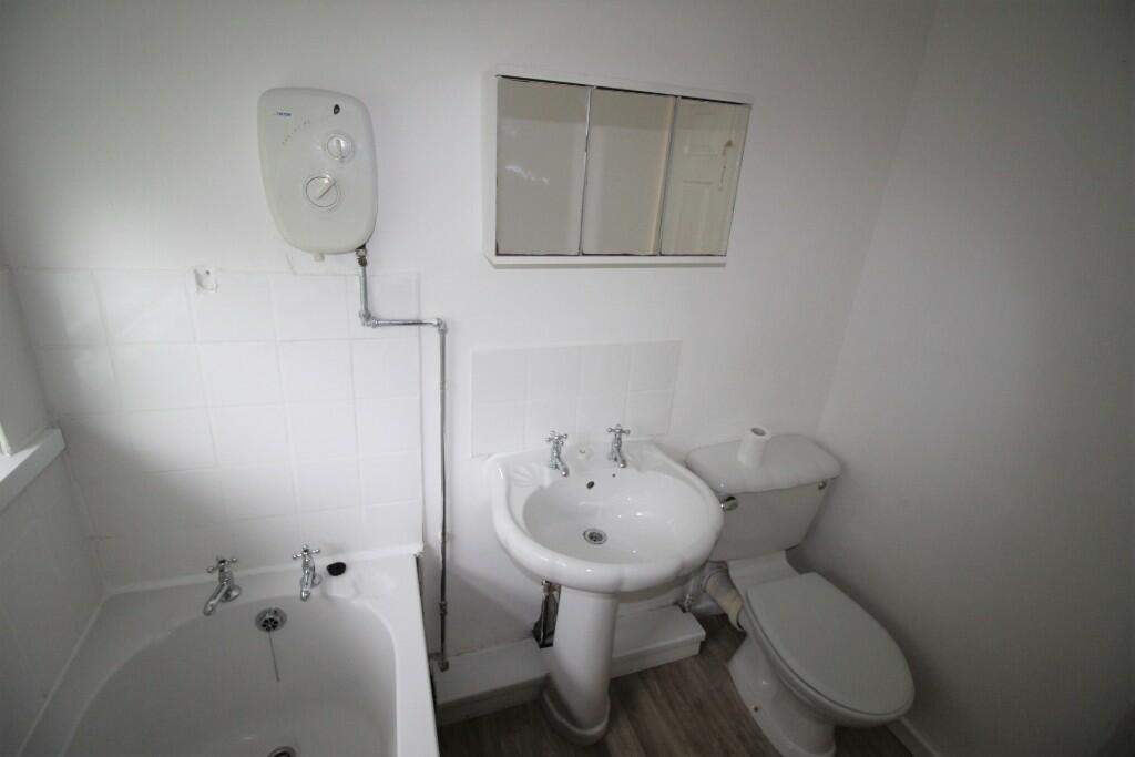 Bathroom (d)