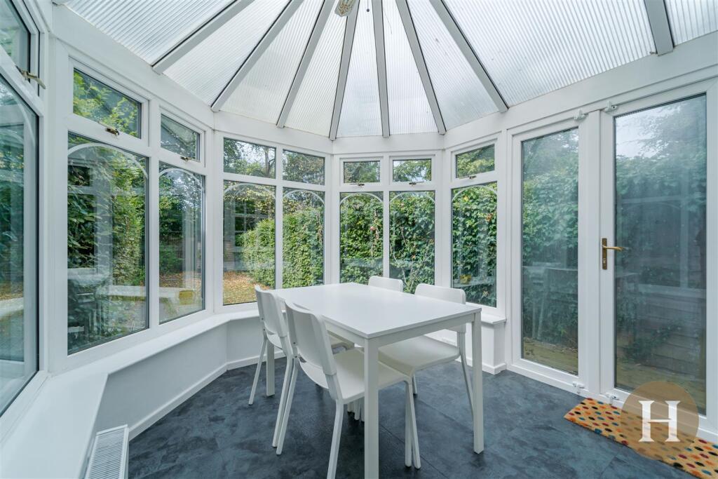 Hadleigh Estate Agents-19.jpg