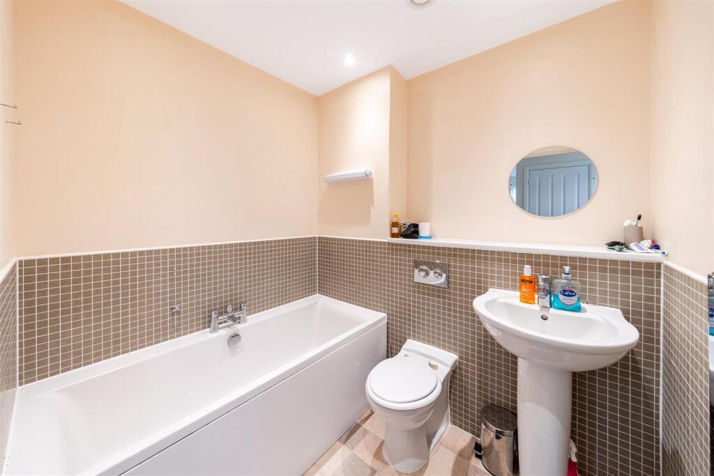 28 Charlton Blvd - Real estate photography by Phot