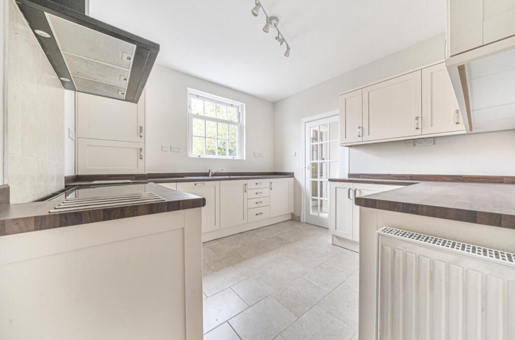 1360964-3-68de932...